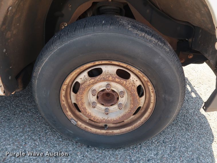 image for item DH3528 2005 GMC Canyon pickup truck