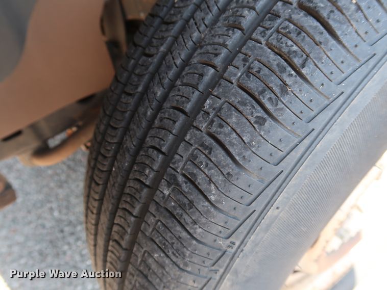 image for item DH3528 2005 GMC Canyon pickup truck