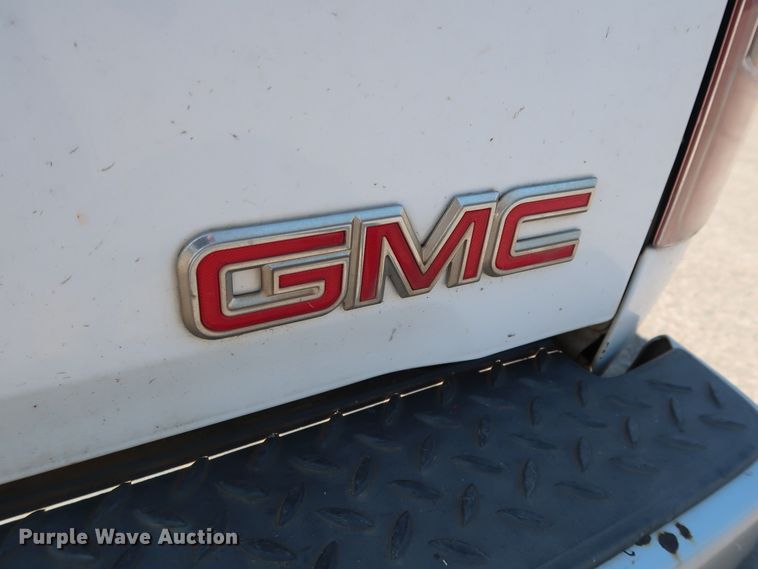 image for item DH3528 2005 GMC Canyon pickup truck