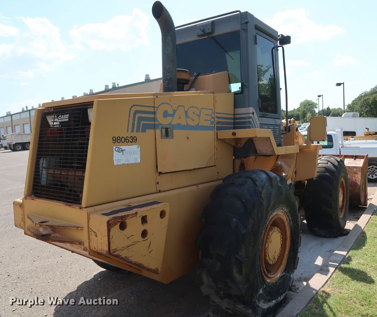 image for item DH3529 1998 Case 621B wheel loader