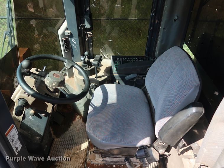 image for item DH3529 1998 Case 621B wheel loader
