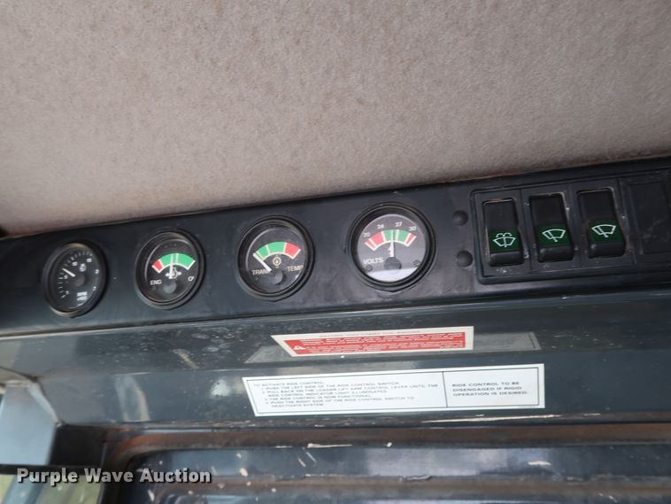 image for item DH3529 1998 Case 621B wheel loader