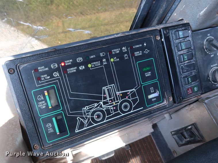 image for item DH3529 1998 Case 621B wheel loader