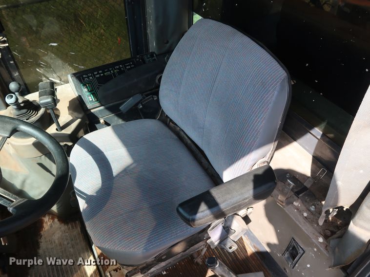 image for item DH3529 1998 Case 621B wheel loader