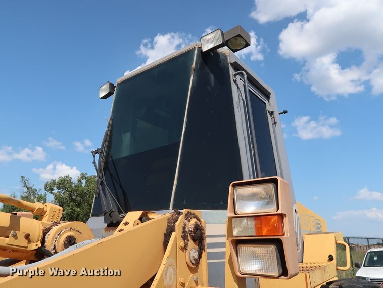 image for item DH3529 1998 Case 621B wheel loader