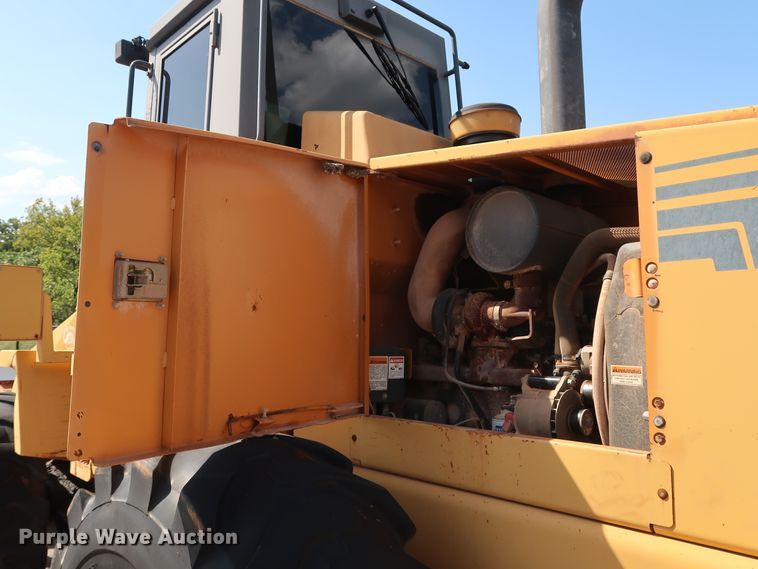 image for item DH3529 1998 Case 621B wheel loader