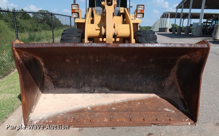 image for item DH3529 1998 Case 621B wheel loader