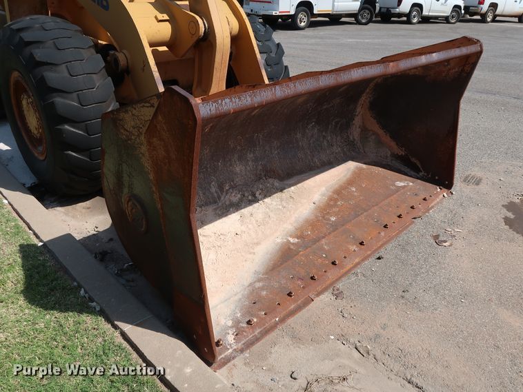 image for item DH3529 1998 Case 621B wheel loader