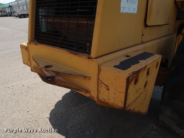 image for item DH3529 1998 Case 621B wheel loader