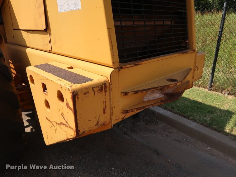image for item DH3529 1998 Case 621B wheel loader