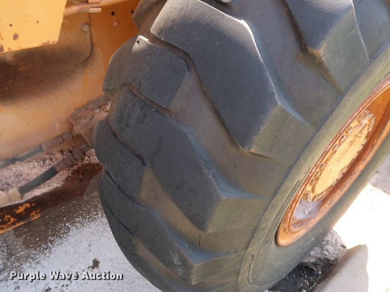 image for item DH3529 1998 Case 621B wheel loader