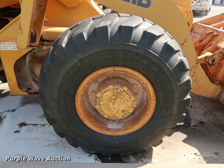 image for item DH3529 1998 Case 621B wheel loader