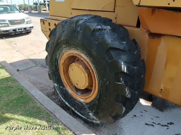 image for item DH3529 1998 Case 621B wheel loader