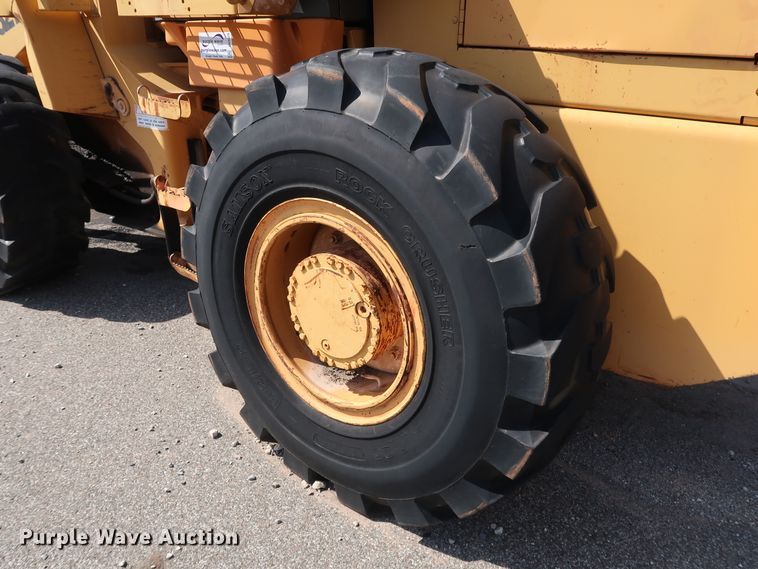 image for item DH3529 1998 Case 621B wheel loader