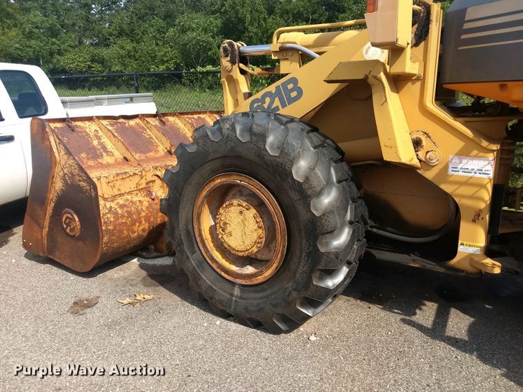 image for item DH3529 1998 Case 621B wheel loader