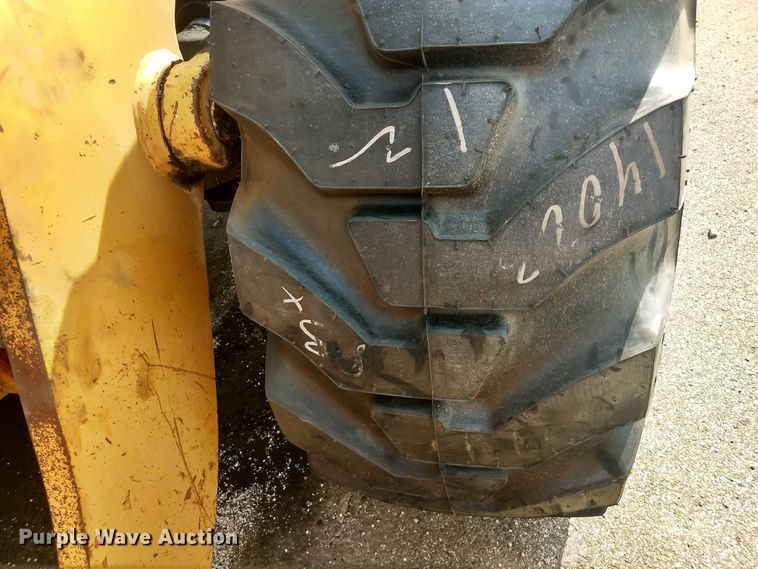 image for item DH3529 1998 Case 621B wheel loader