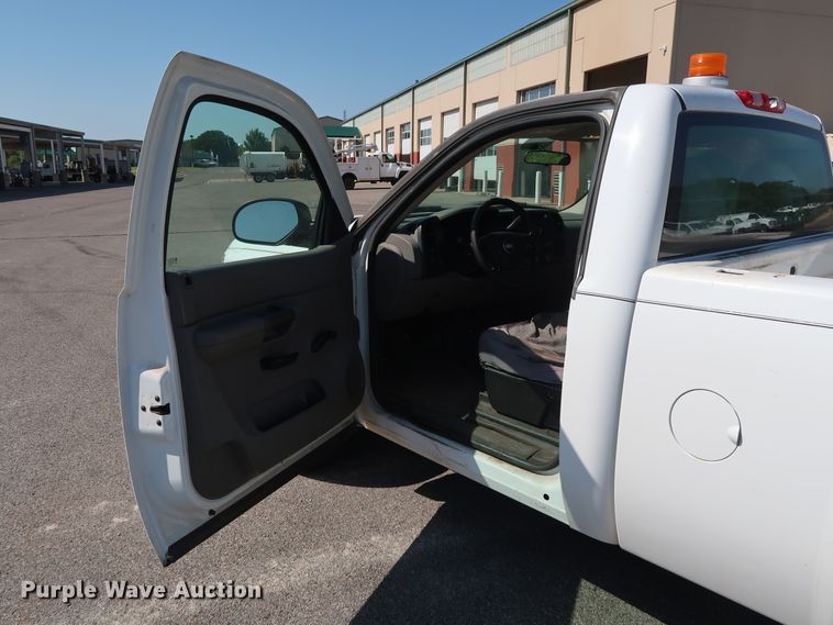 image for item DH3530 2007 Chevrolet Silverado 1500 pickup truck