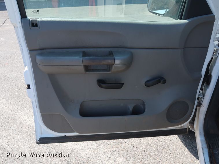 image for item DH3530 2007 Chevrolet Silverado 1500 pickup truck