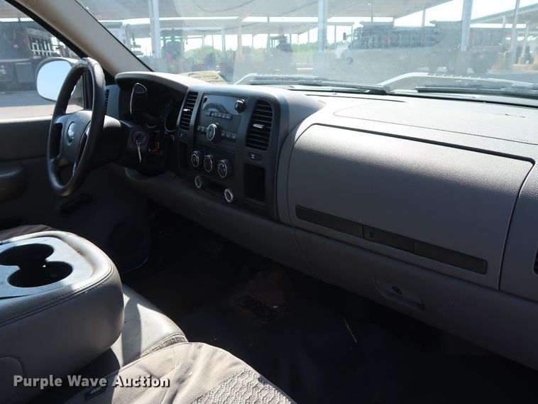 image for item DH3530 2007 Chevrolet Silverado 1500 pickup truck