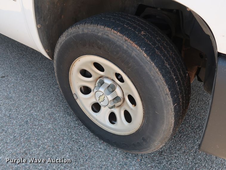 image for item DH3530 2007 Chevrolet Silverado 1500 pickup truck