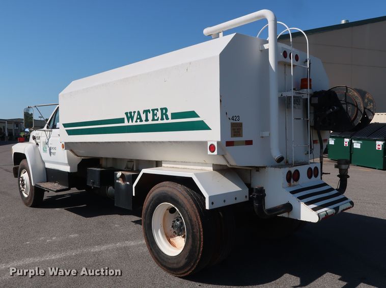 image for item DH3532 1992 Ford F700 water truck