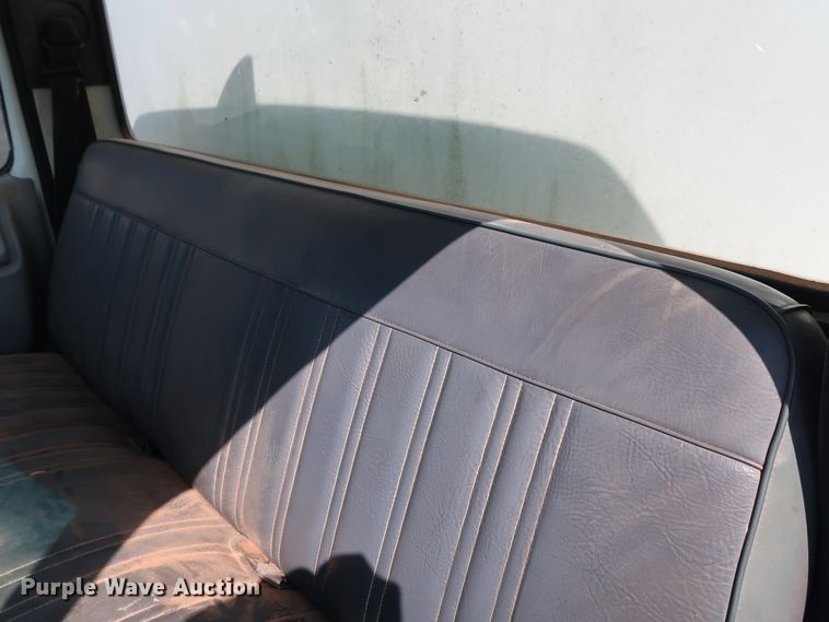 image for item DH3532 1992 Ford F700 water truck