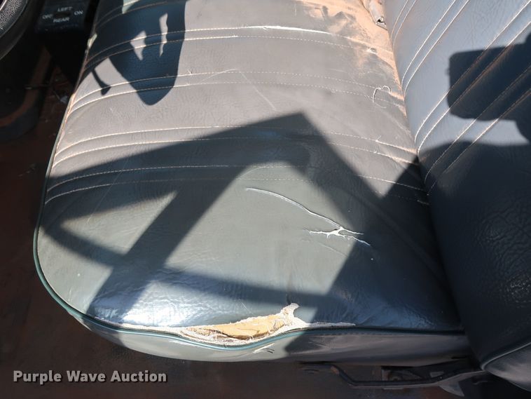 image for item DH3532 1992 Ford F700 water truck