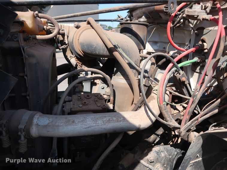 image for item DH3532 1992 Ford F700 water truck