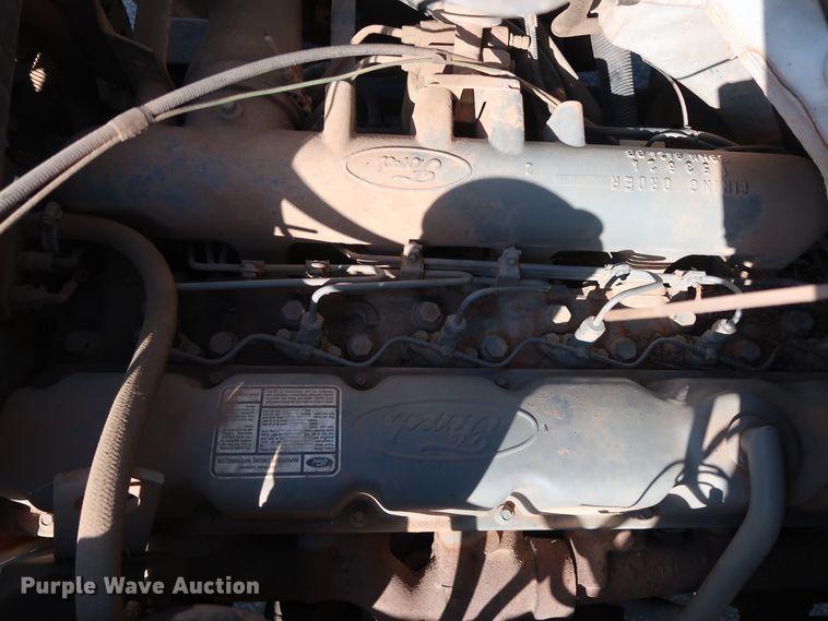 image for item DH3532 1992 Ford F700 water truck