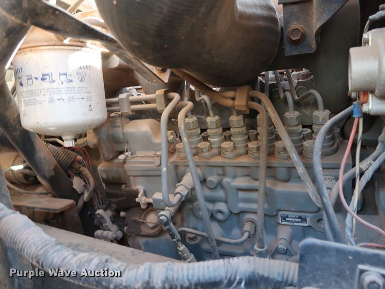 image for item DH3532 1992 Ford F700 water truck