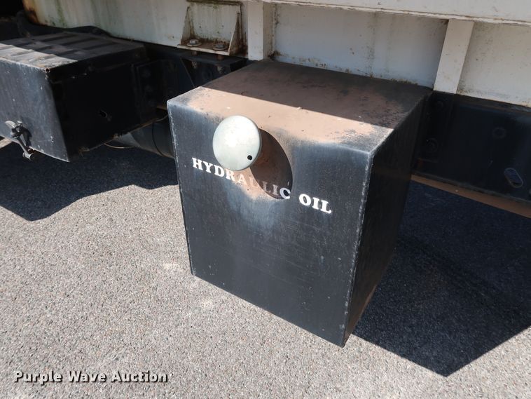 image for item DH3532 1992 Ford F700 water truck