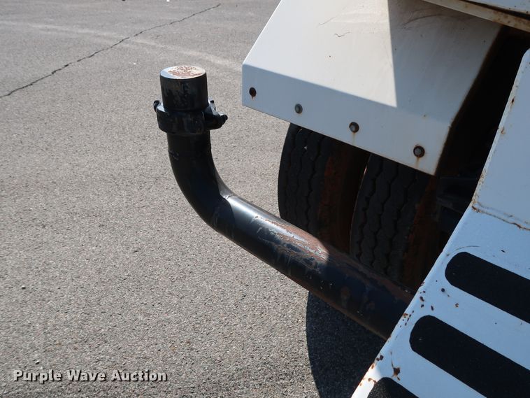 image for item DH3532 1992 Ford F700 water truck