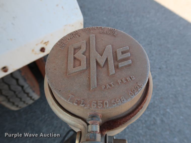 image for item DH3532 1992 Ford F700 water truck