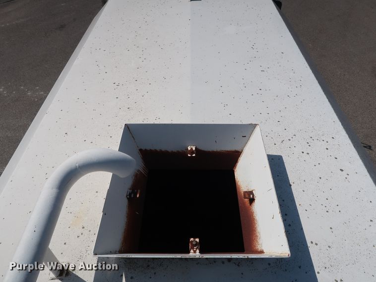 image for item DH3532 1992 Ford F700 water truck