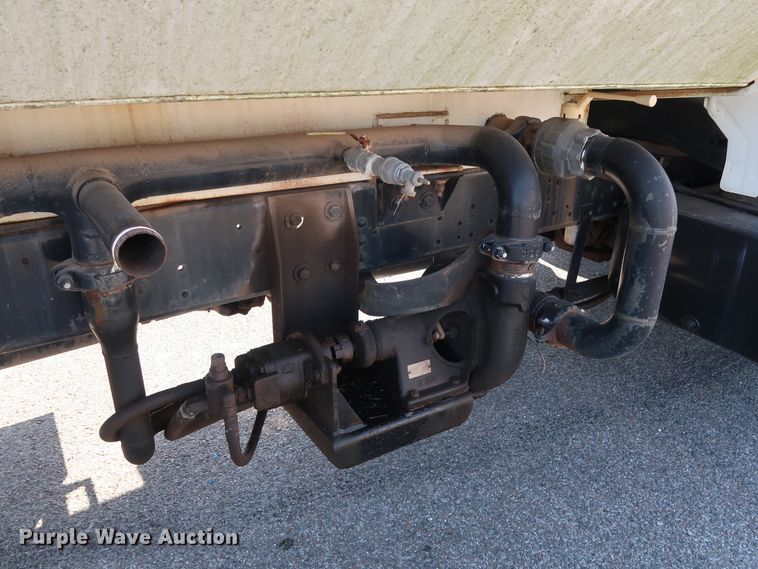 image for item DH3532 1992 Ford F700 water truck