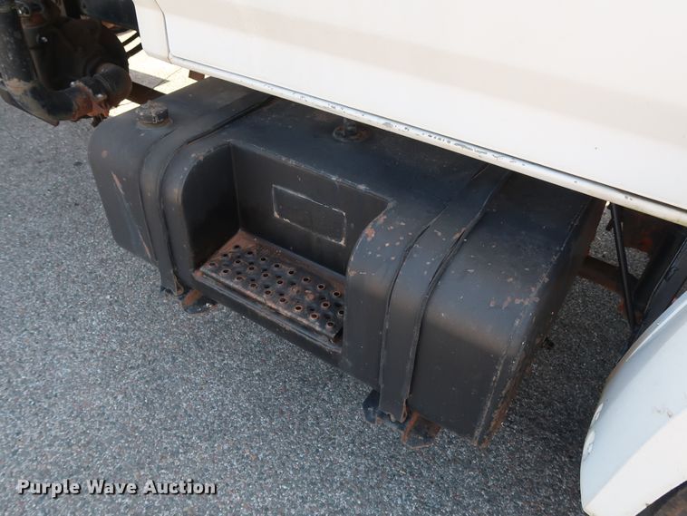 image for item DH3532 1992 Ford F700 water truck