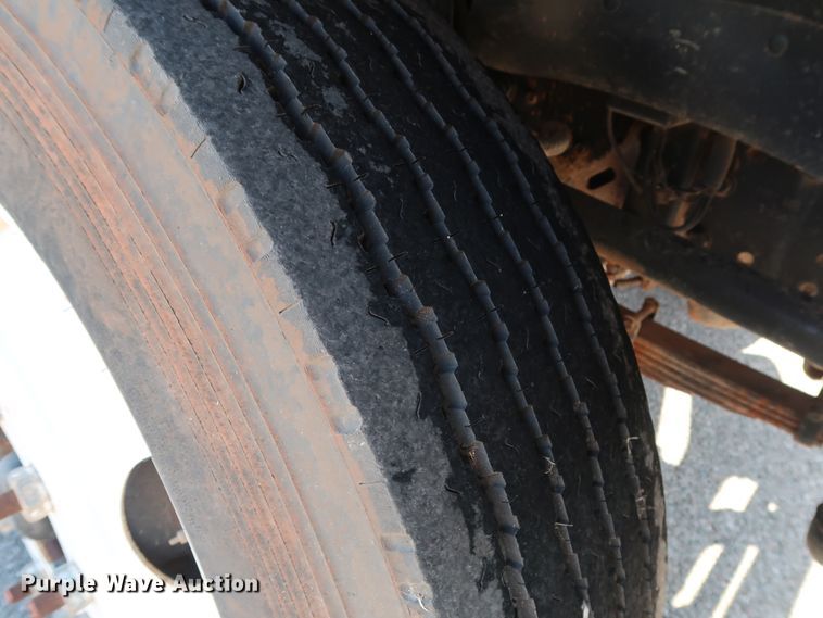 image for item DH3532 1992 Ford F700 water truck