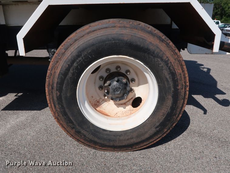 image for item DH3532 1992 Ford F700 water truck