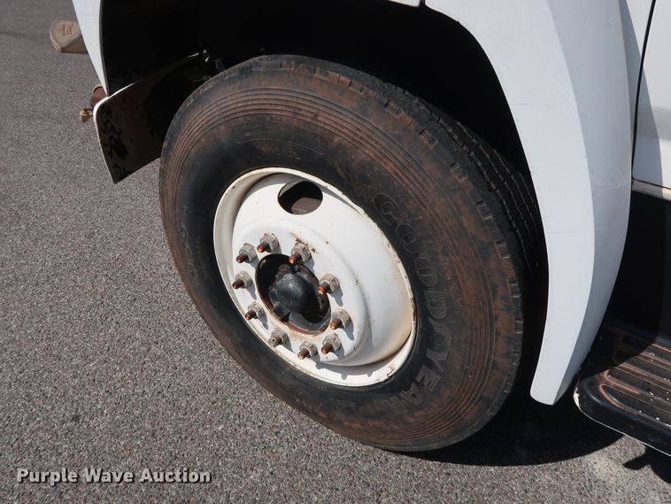 image for item DH3532 1992 Ford F700 water truck