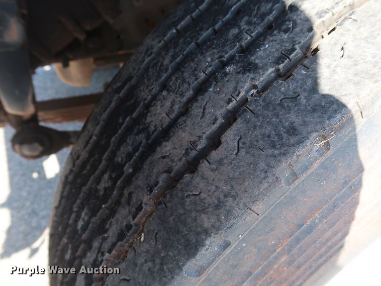 image for item DH3532 1992 Ford F700 water truck