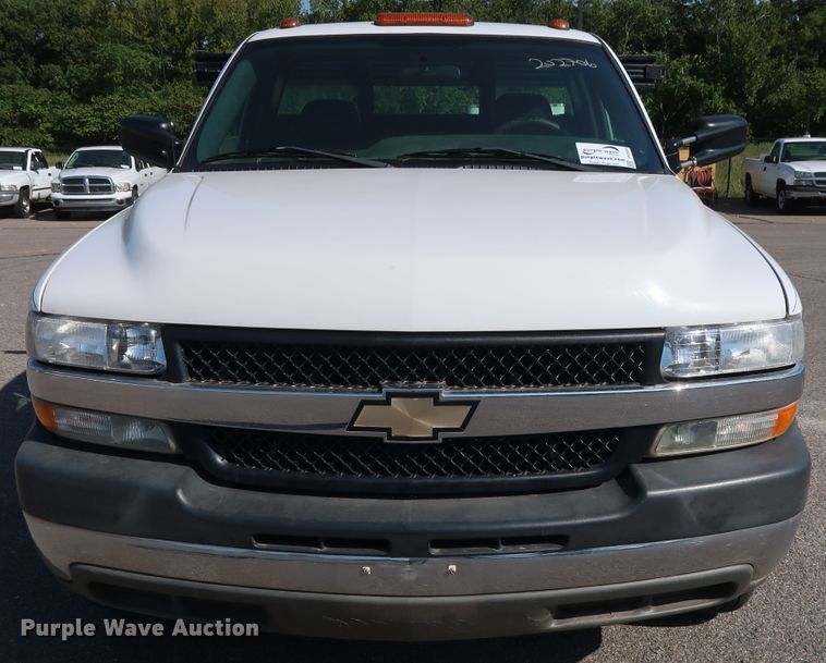 image for item DH3533 2002 Chevrolet Silverado 3500 dump flatbed pickup truck