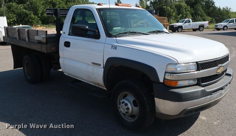 image for item DH3533 2002 Chevrolet Silverado 3500 dump flatbed pickup truck