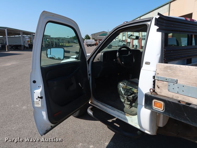 image for item DH3533 2002 Chevrolet Silverado 3500 dump flatbed pickup truck