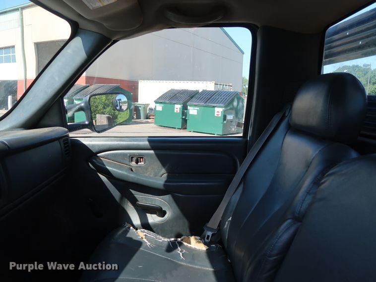 image for item DH3533 2002 Chevrolet Silverado 3500 dump flatbed pickup truck