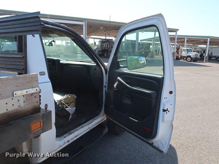 image for item DH3533 2002 Chevrolet Silverado 3500 dump flatbed pickup truck