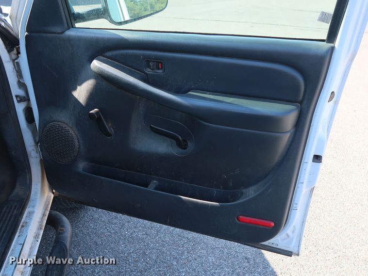 image for item DH3533 2002 Chevrolet Silverado 3500 dump flatbed pickup truck