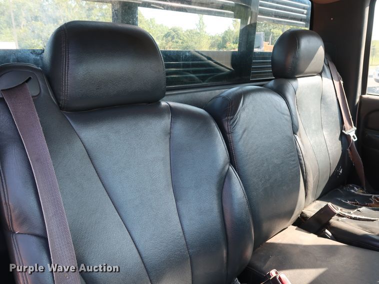 image for item DH3533 2002 Chevrolet Silverado 3500 dump flatbed pickup truck