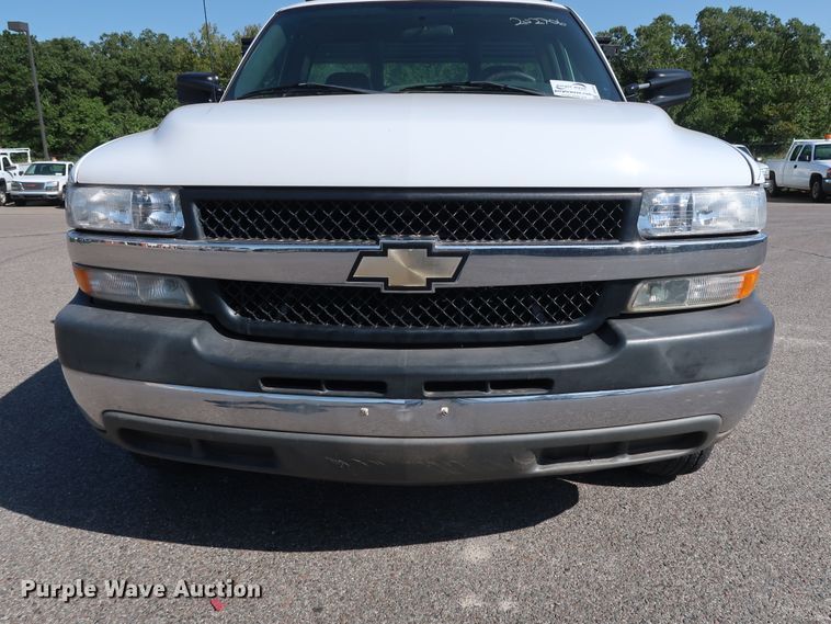 image for item DH3533 2002 Chevrolet Silverado 3500 dump flatbed pickup truck