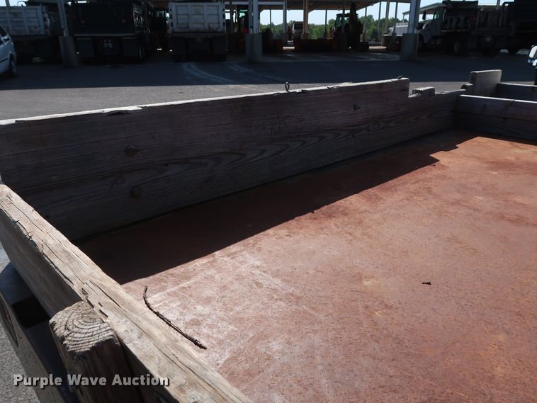 image for item DH3533 2002 Chevrolet Silverado 3500 dump flatbed pickup truck