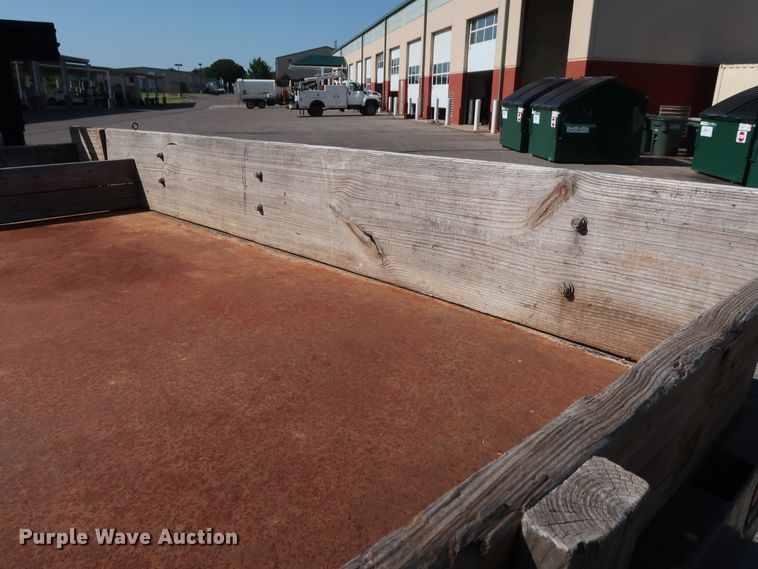 image for item DH3533 2002 Chevrolet Silverado 3500 dump flatbed pickup truck